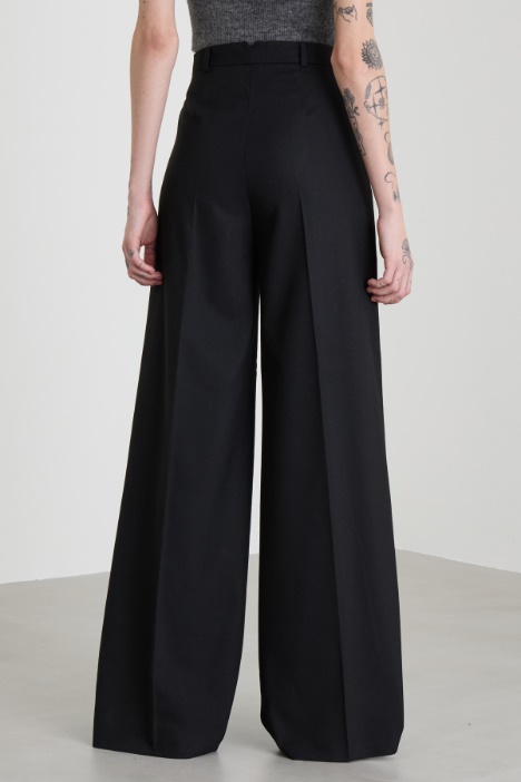 Pantaloni morbidi in saglia