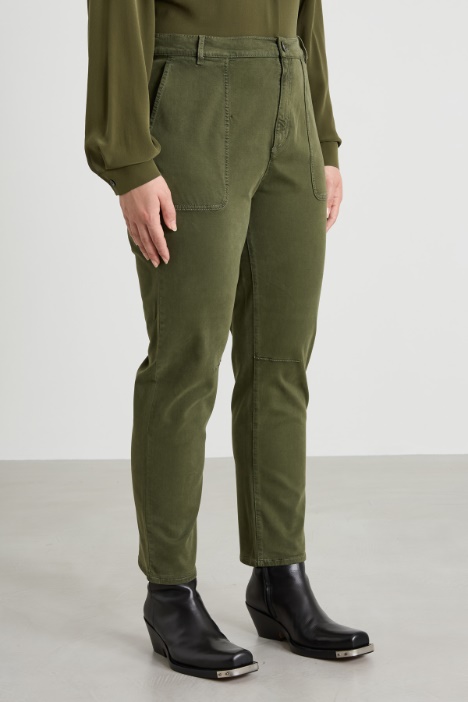 Pantaloni in gabardina