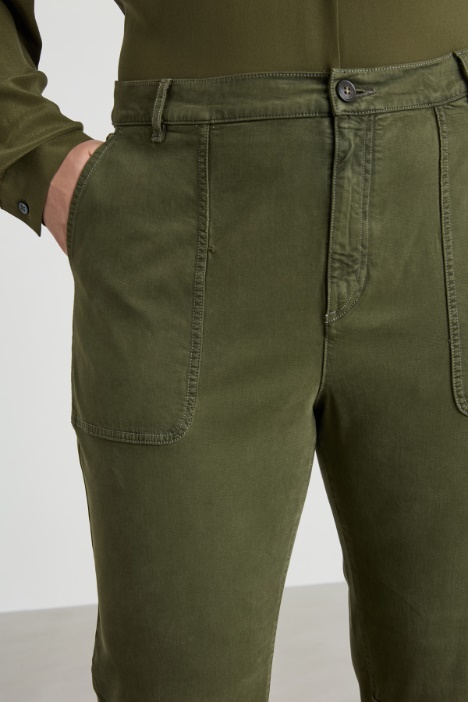 Pantaloni in gabardina