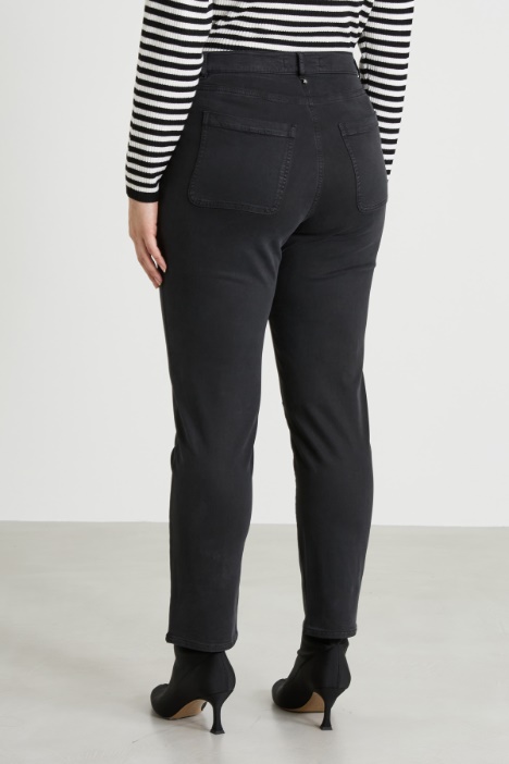 Pantaloni in gabardina