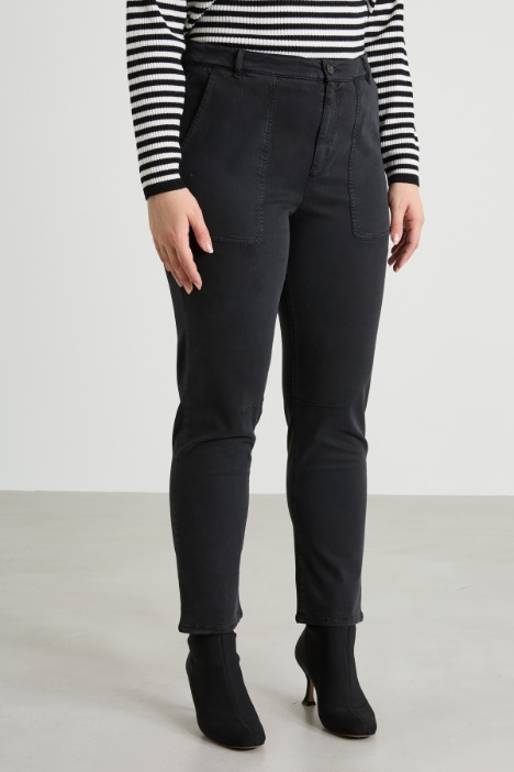 Pantaloni in gabardina