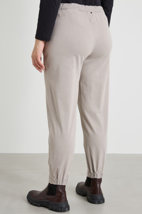 Pantaloni in gabardina