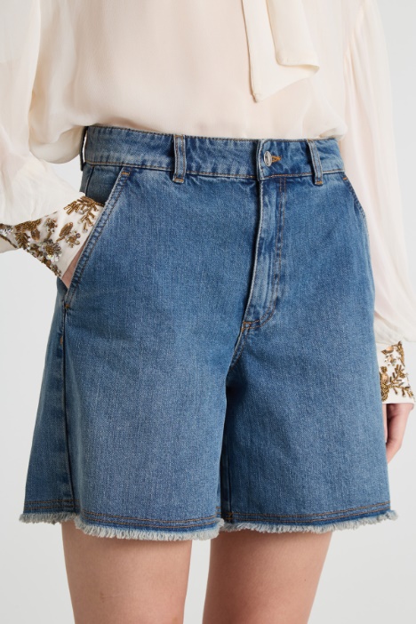 Shorts in denim