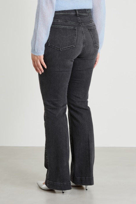 Vaqueros acampanados