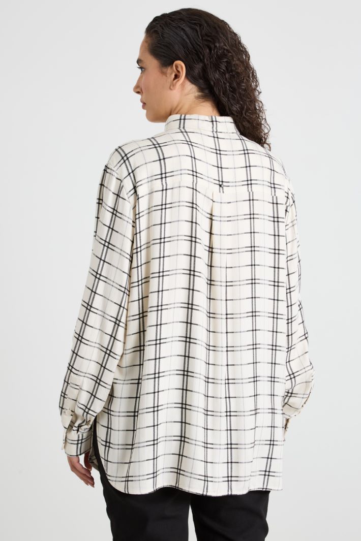 Shirt with embroidery Intrend - 2