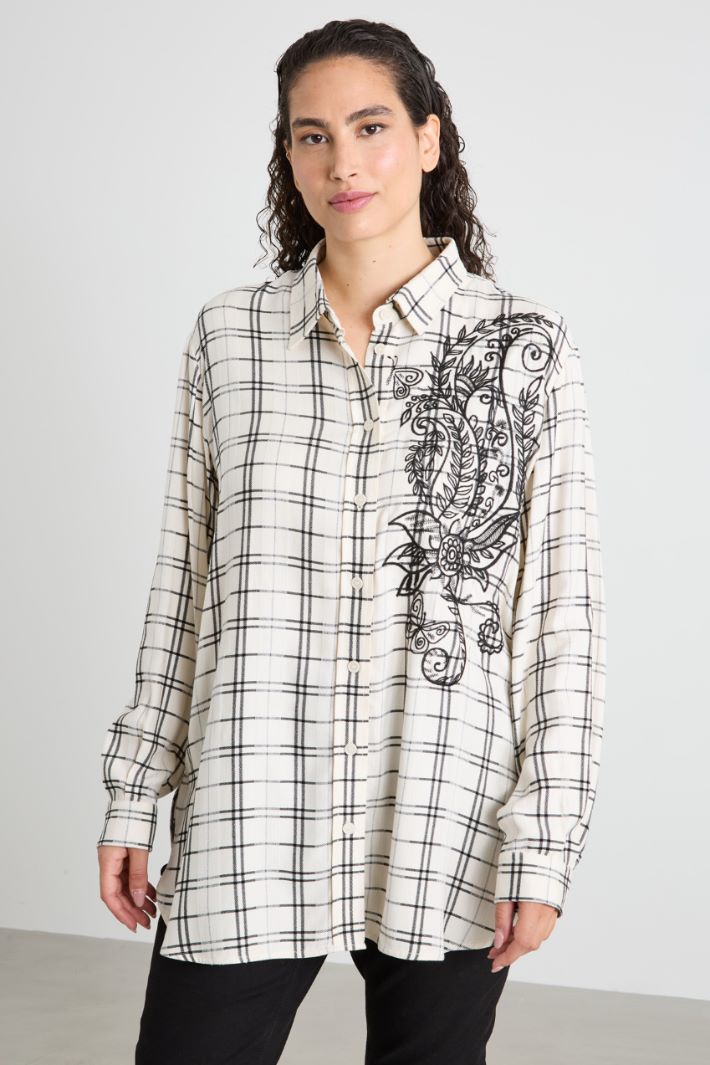 Shirt with embroidery Intrend