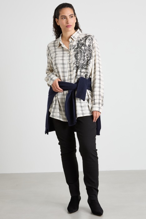 Shirt with embroidery Intrend