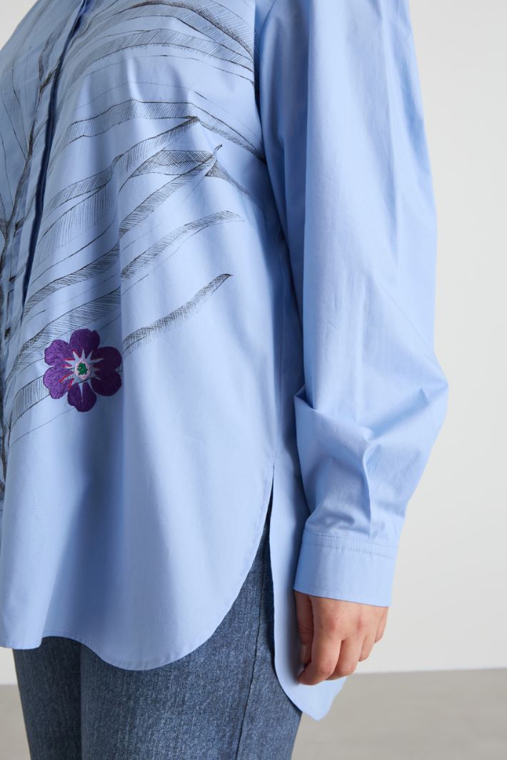 Embroidered poplin shirt Intrend - 4