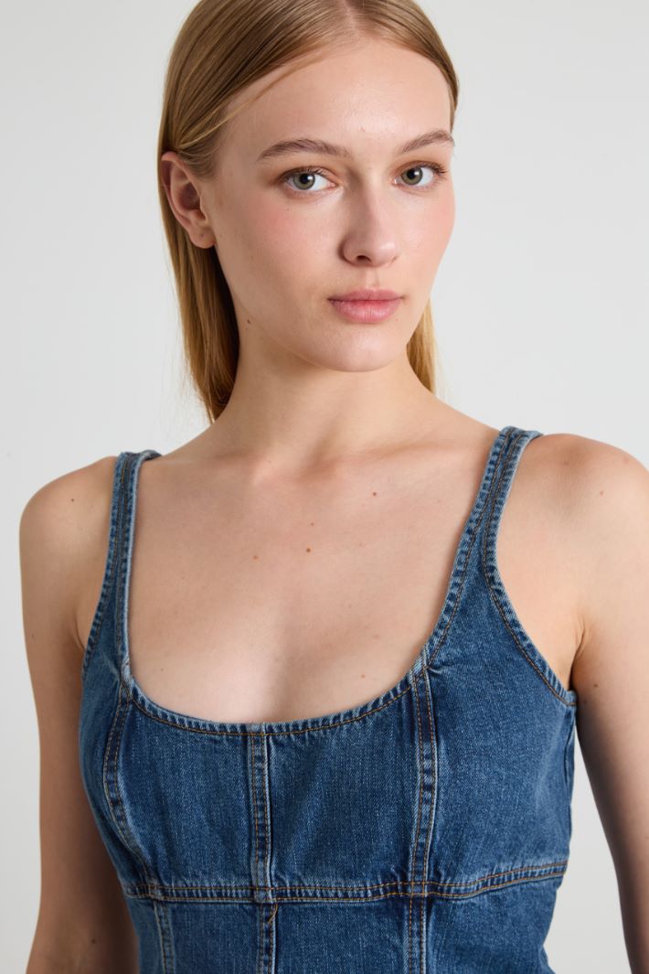 Mini dress in denim Intrend - 4