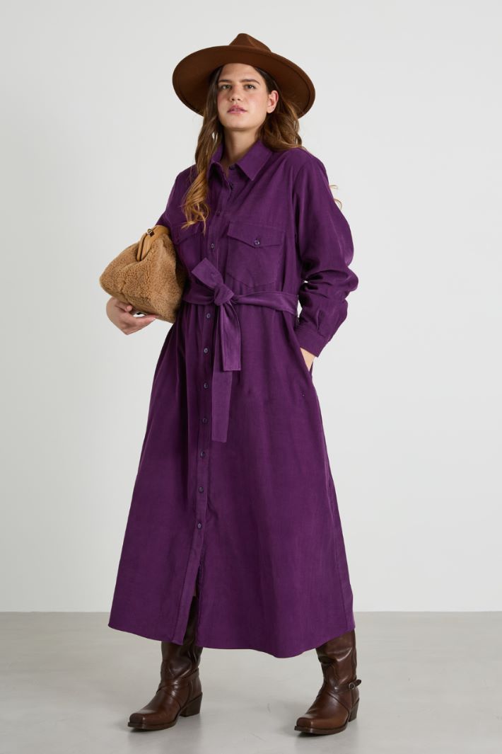 Vestido camisero de terciopelo Intrend