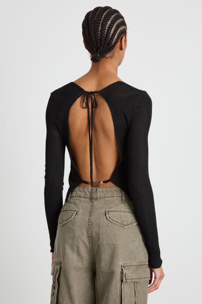 Backless shirt Intrend - 2