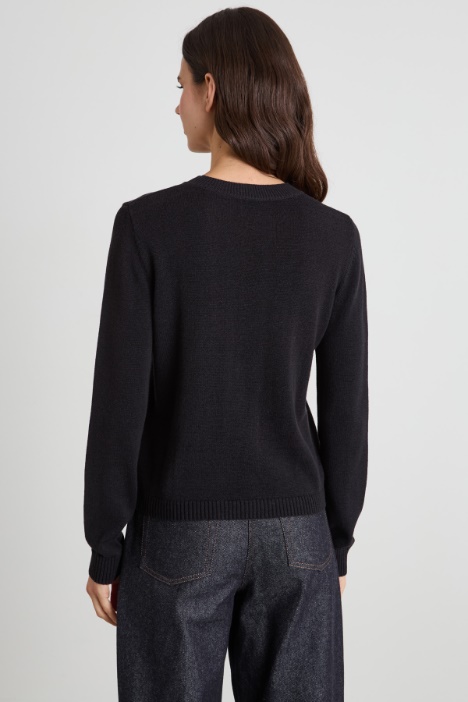 Maglia con ricami floreali