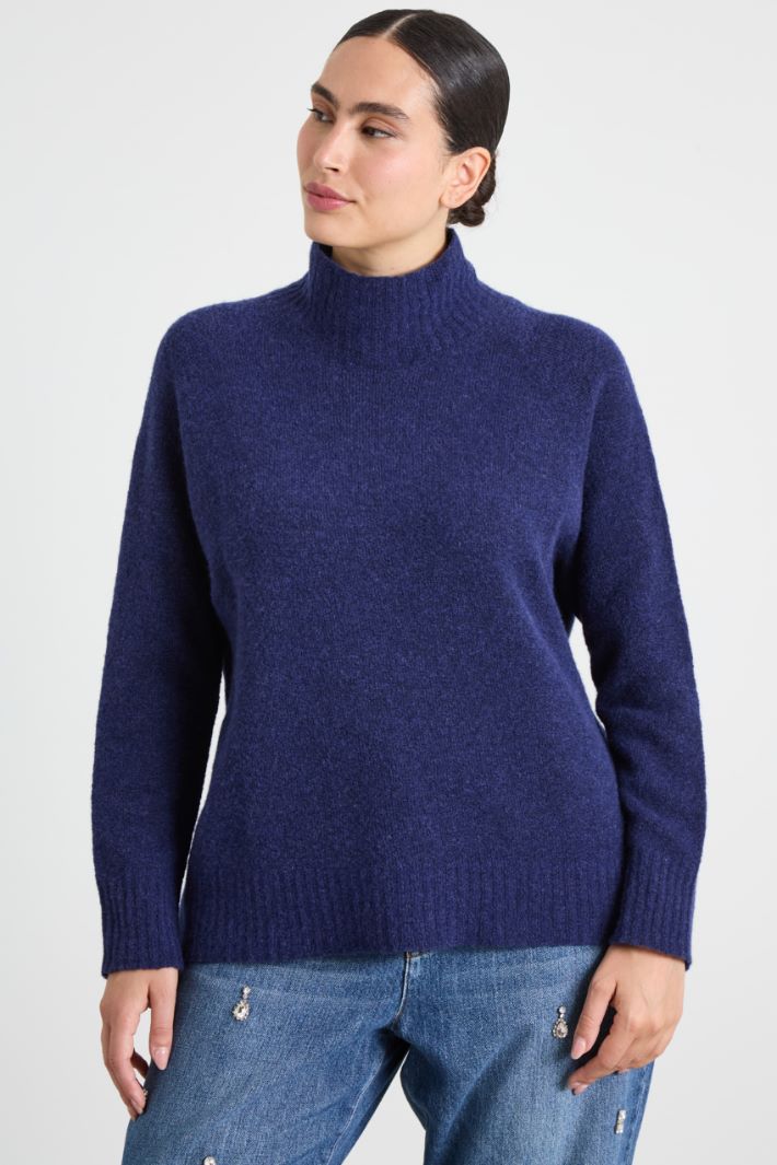 Crater neck sweater Intrend