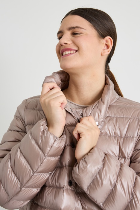 Piumino con collo alto