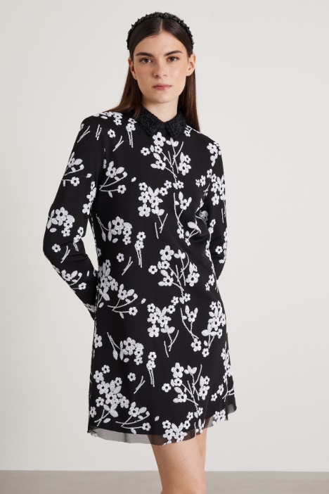 Abito in tulle ricamato