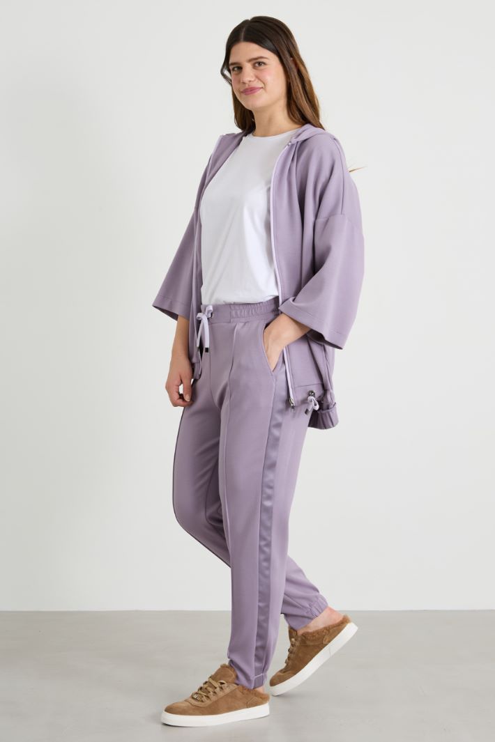 Pantaloni con bande in raso Intrend
