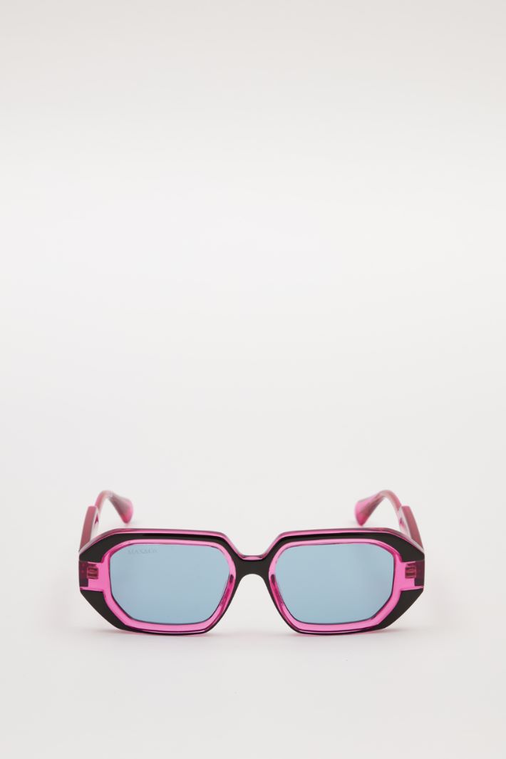 Geometric glasses with bas reliefs Intrend