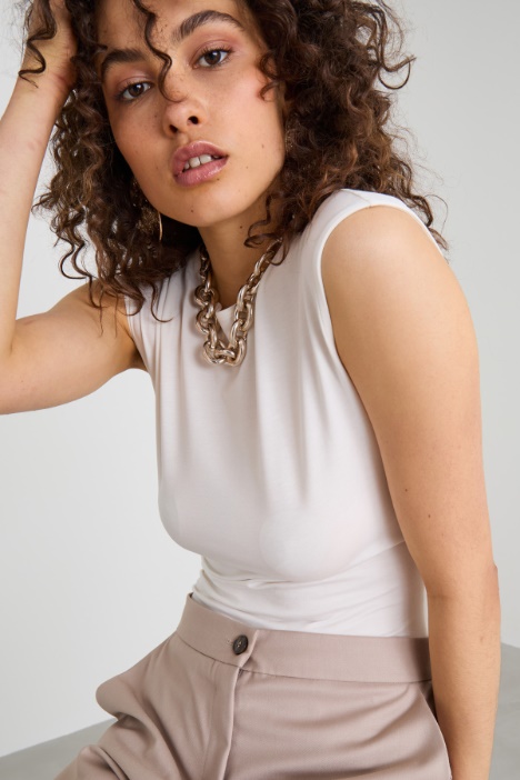 T-shirt con arricciatura