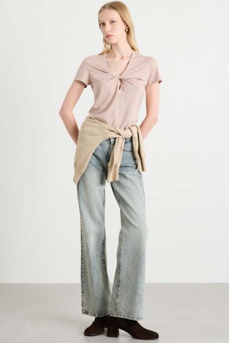 Camiseta con nudo Intrend