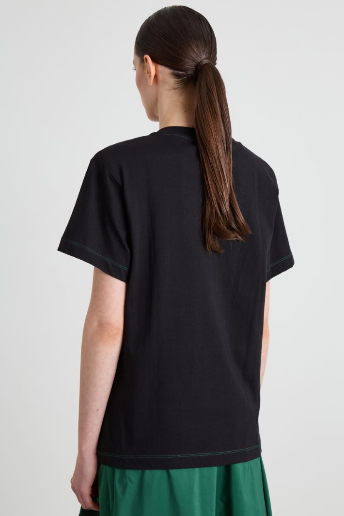 Cotton T-shirt with patch Intrend - 2