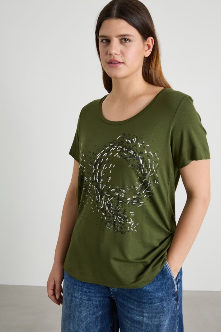 T-shirt in jersey con ricami Intrend