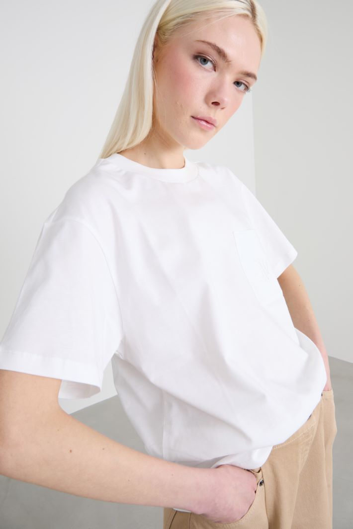 T-shirt con tasca Intrend - 4
