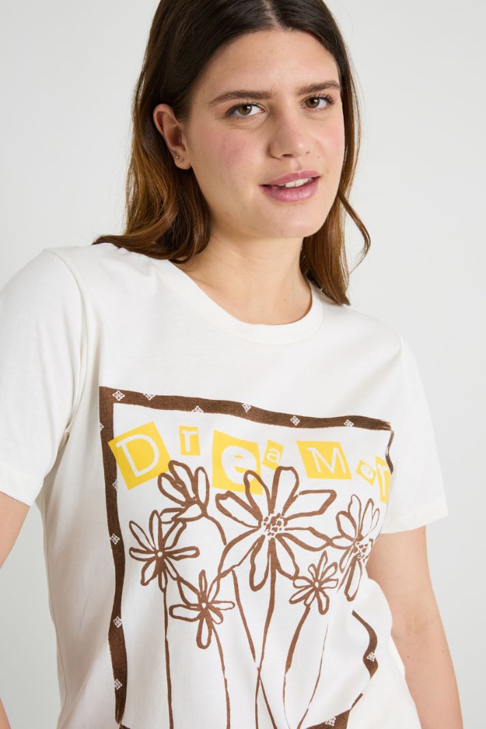 Camiseta con estampado Intrend - 4