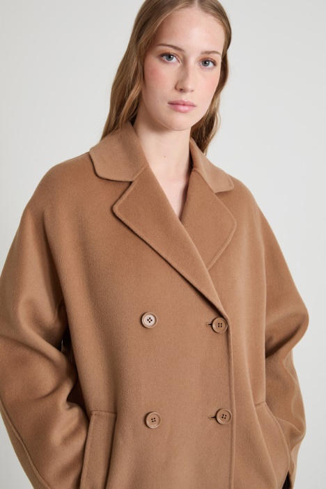 Cappotto in lana con bottoni