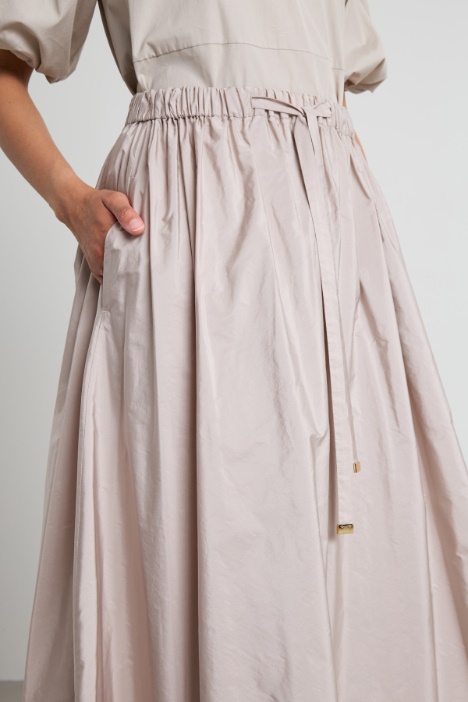 Falda larga de tafetán