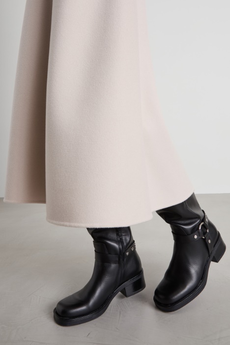 Falda de lana evasé