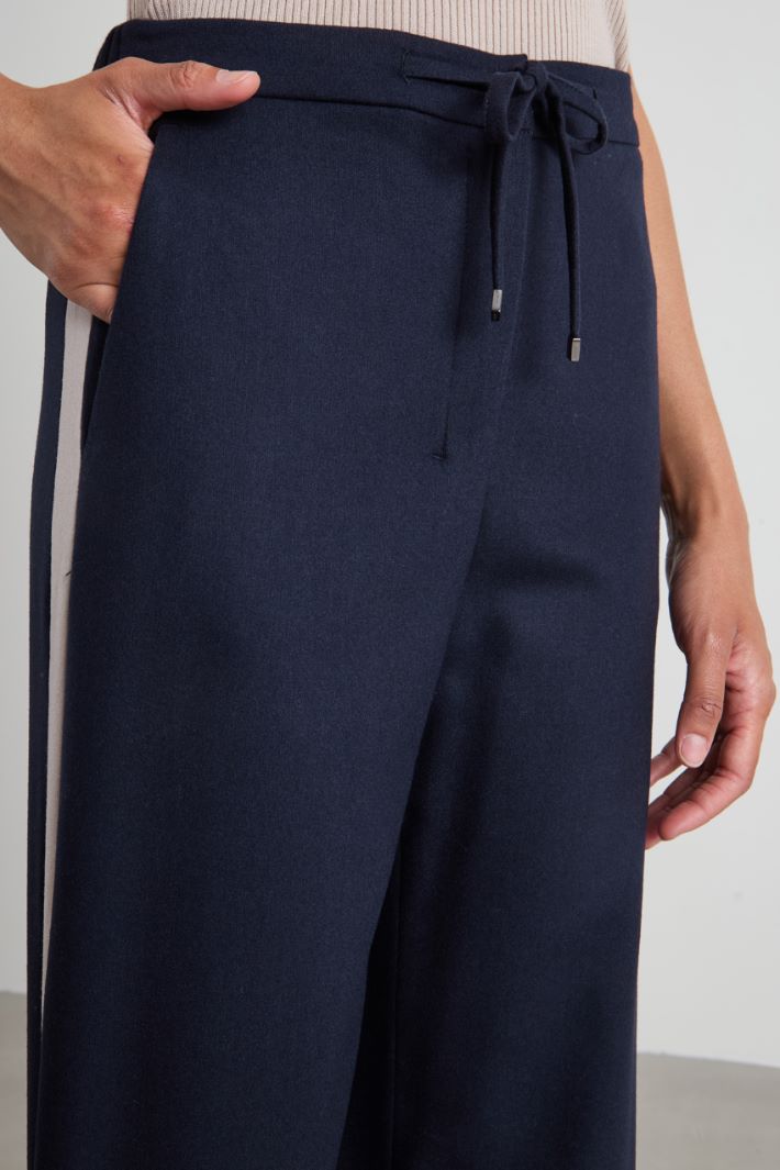 Soft flannel trousers Intrend - 4
