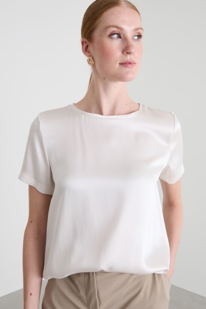 Satin T-shirt Intrend - 4