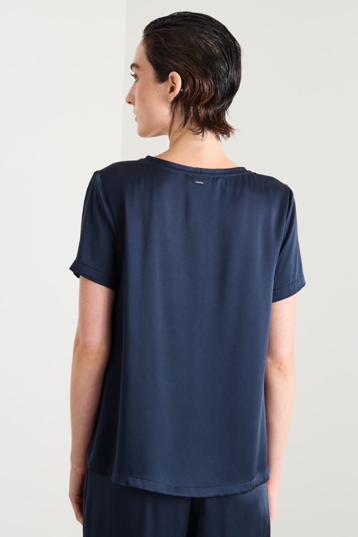 Satin T-shirt Intrend - 2