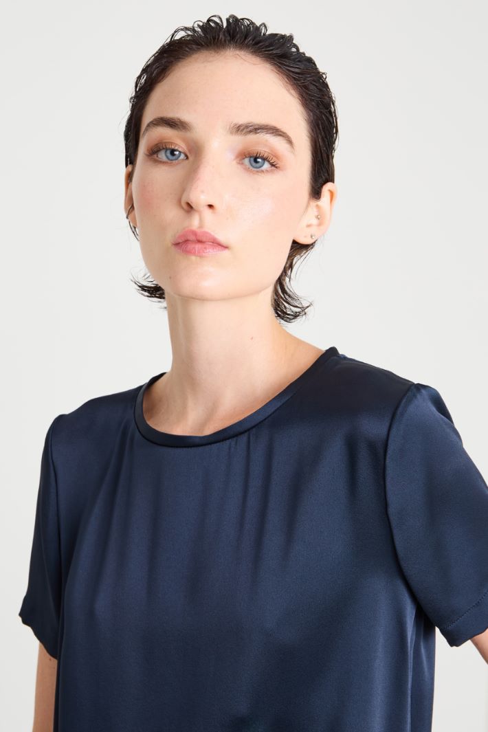 Satin T-shirt Intrend - 4