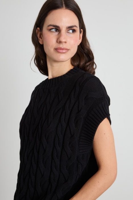 Gilet in filato di cotone a trecce