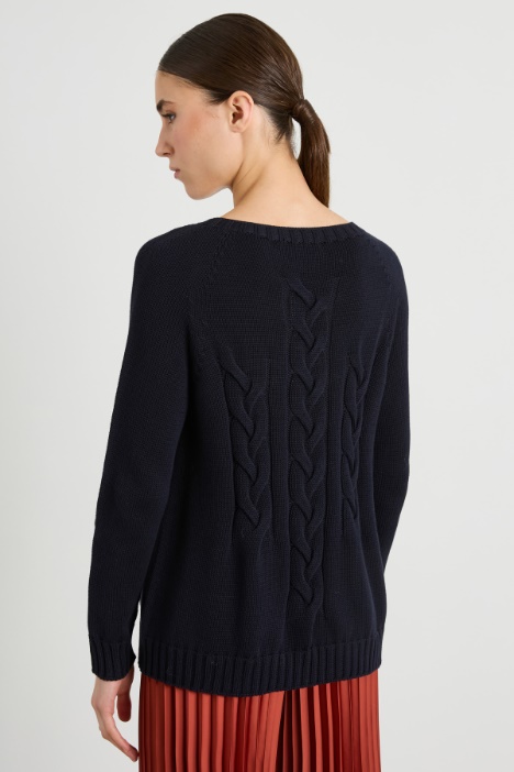 Maglia con motivi a trecce