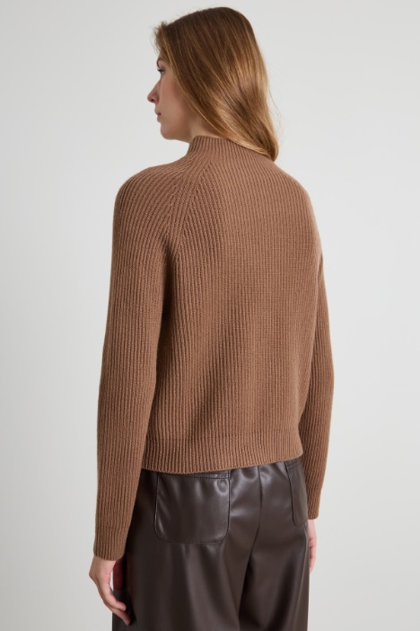 Jersey con cuello alto