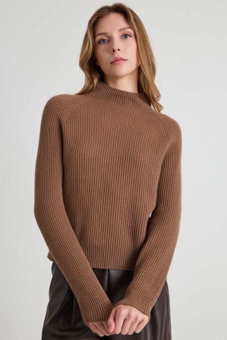 Jersey con cuello alto  Intrend