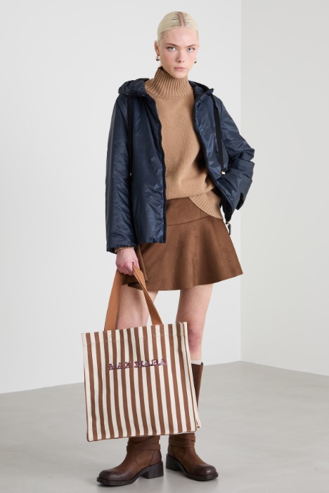 Padded jacket with water-resistant satin Intrend