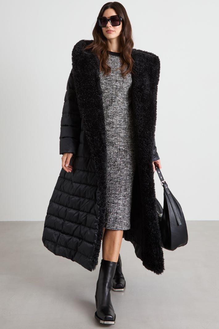 Down jacket with plush inserts Intrend