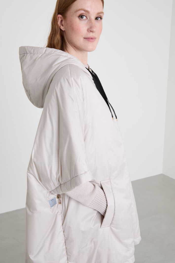 Water-repellent satin cape Intrend - 2