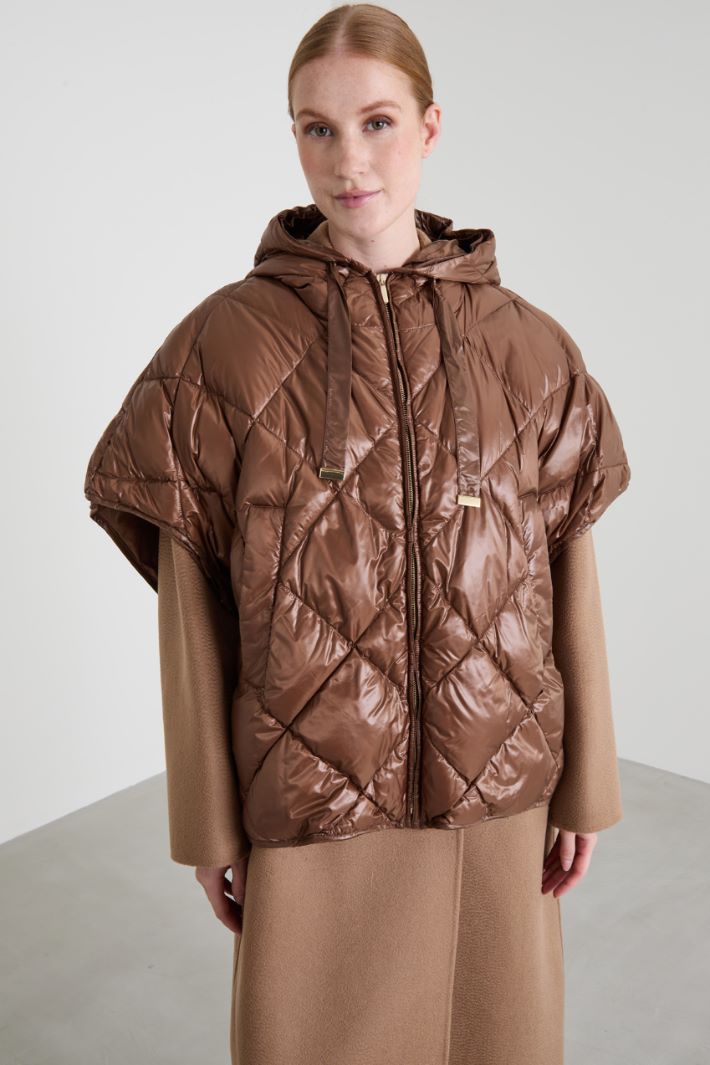 Water-resistant satin cape Intrend - 3