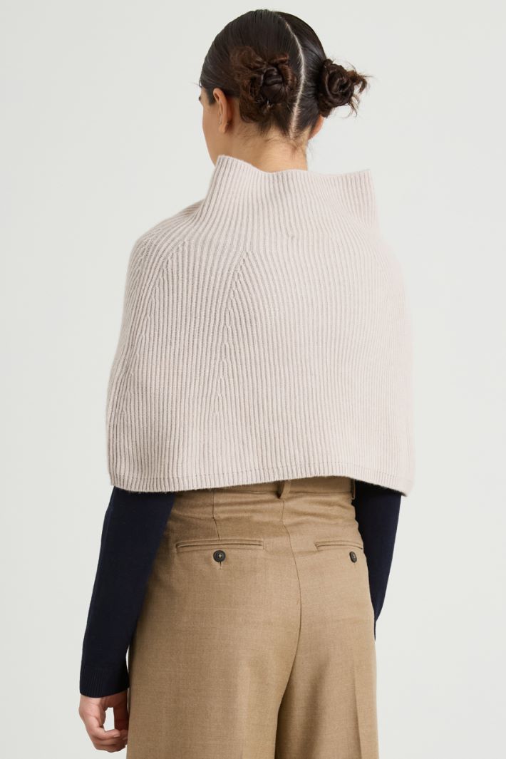 Cappa in lana e cashmere a coste