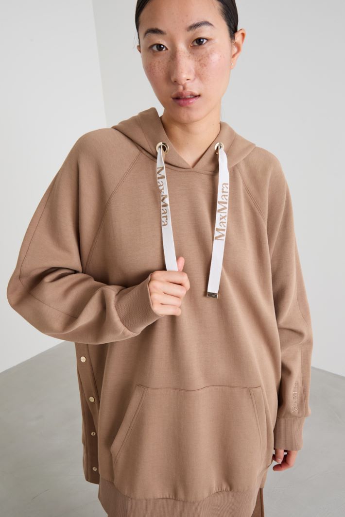 Sudadera extragrande con capucha Intrend - 4