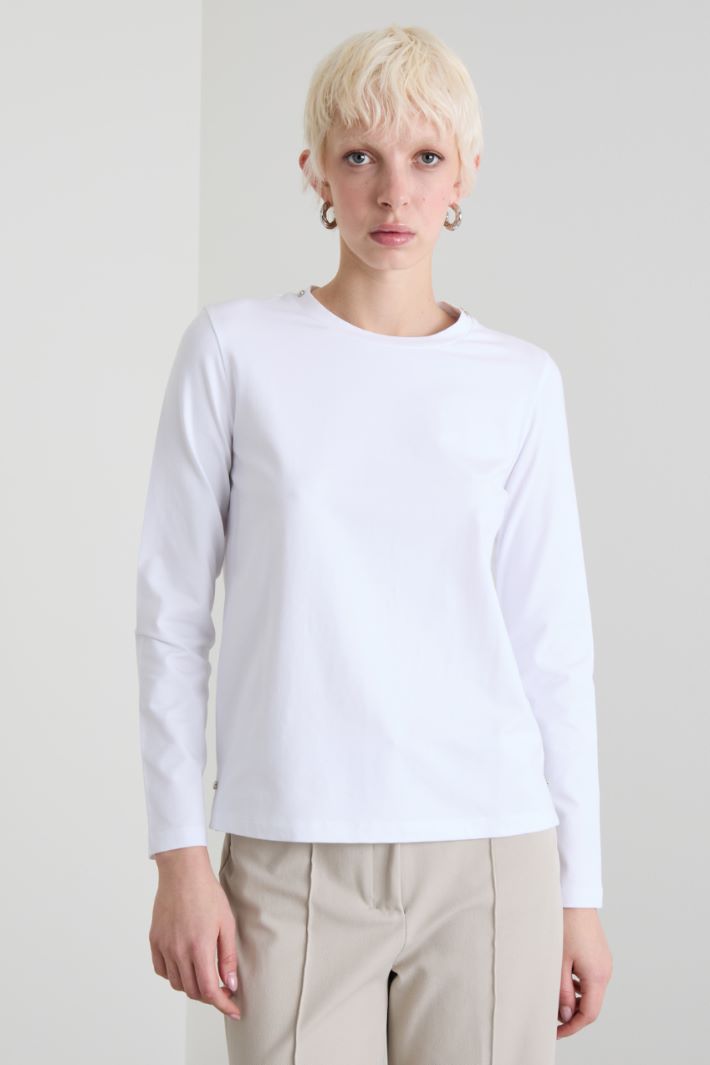 Camiseta con tachuelas Intrend