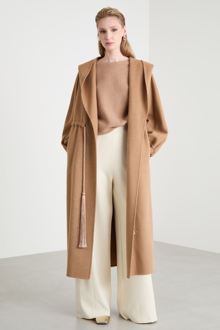 Cappotto ampio con cappuccio Intrend