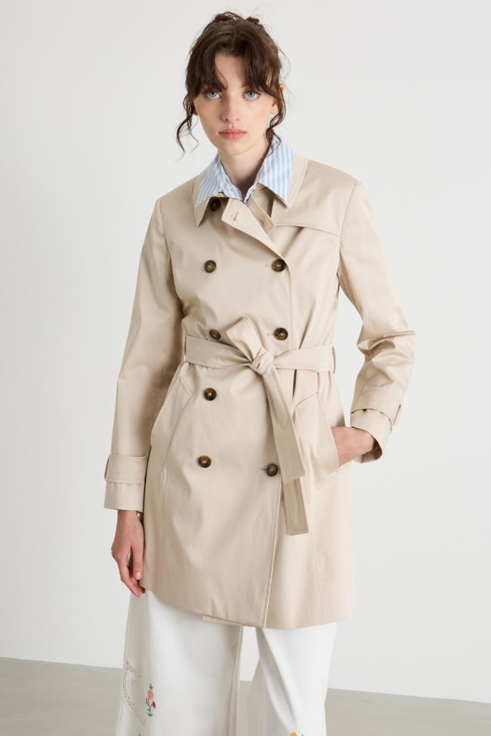 Stretch satin trench coat Intrend - 2