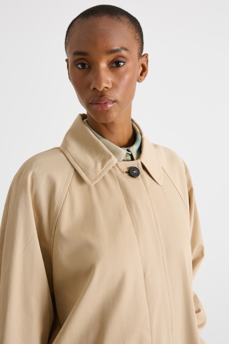 Trench repelente al agua