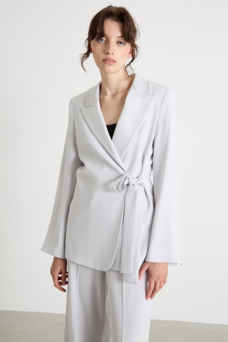 Fitted cady jacket with ribbon tie Intrend
