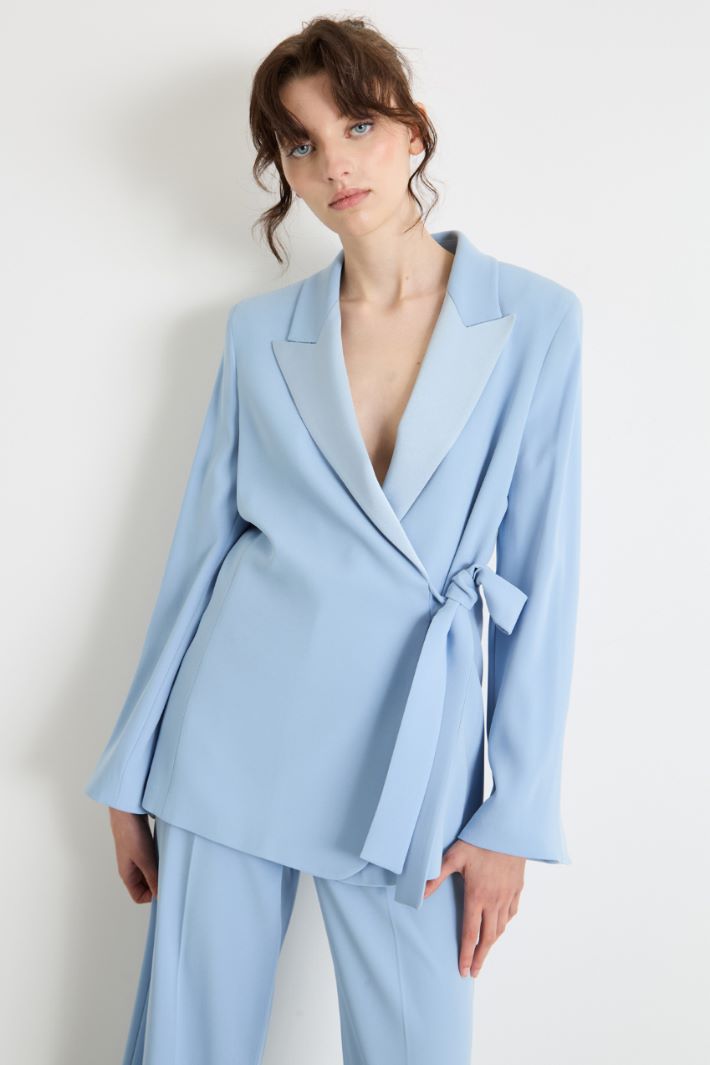 Fitted cady jacket with ribbon tie Intrend - 2